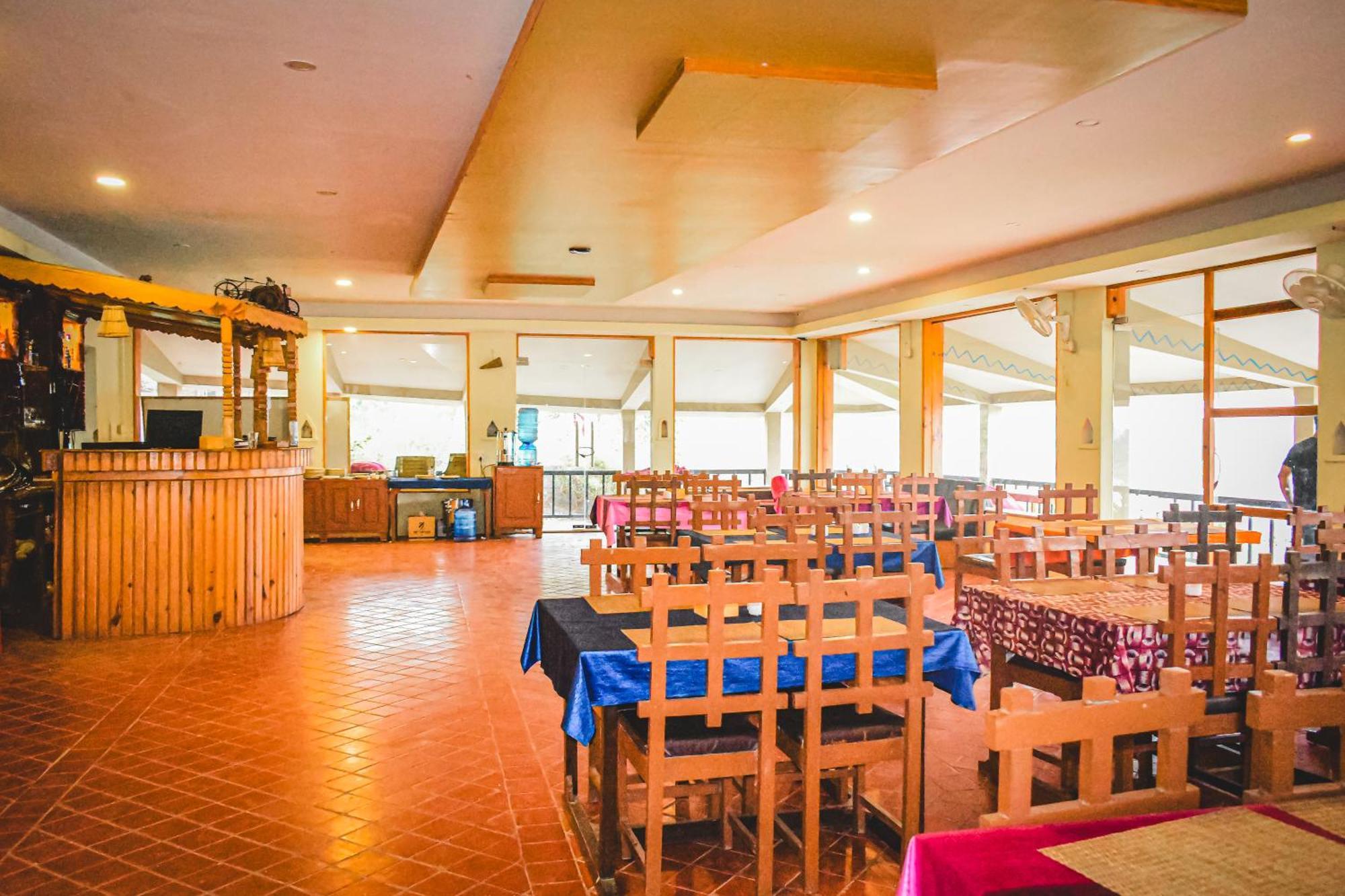 Chitwan Riverside Resort Sauraha Esterno foto