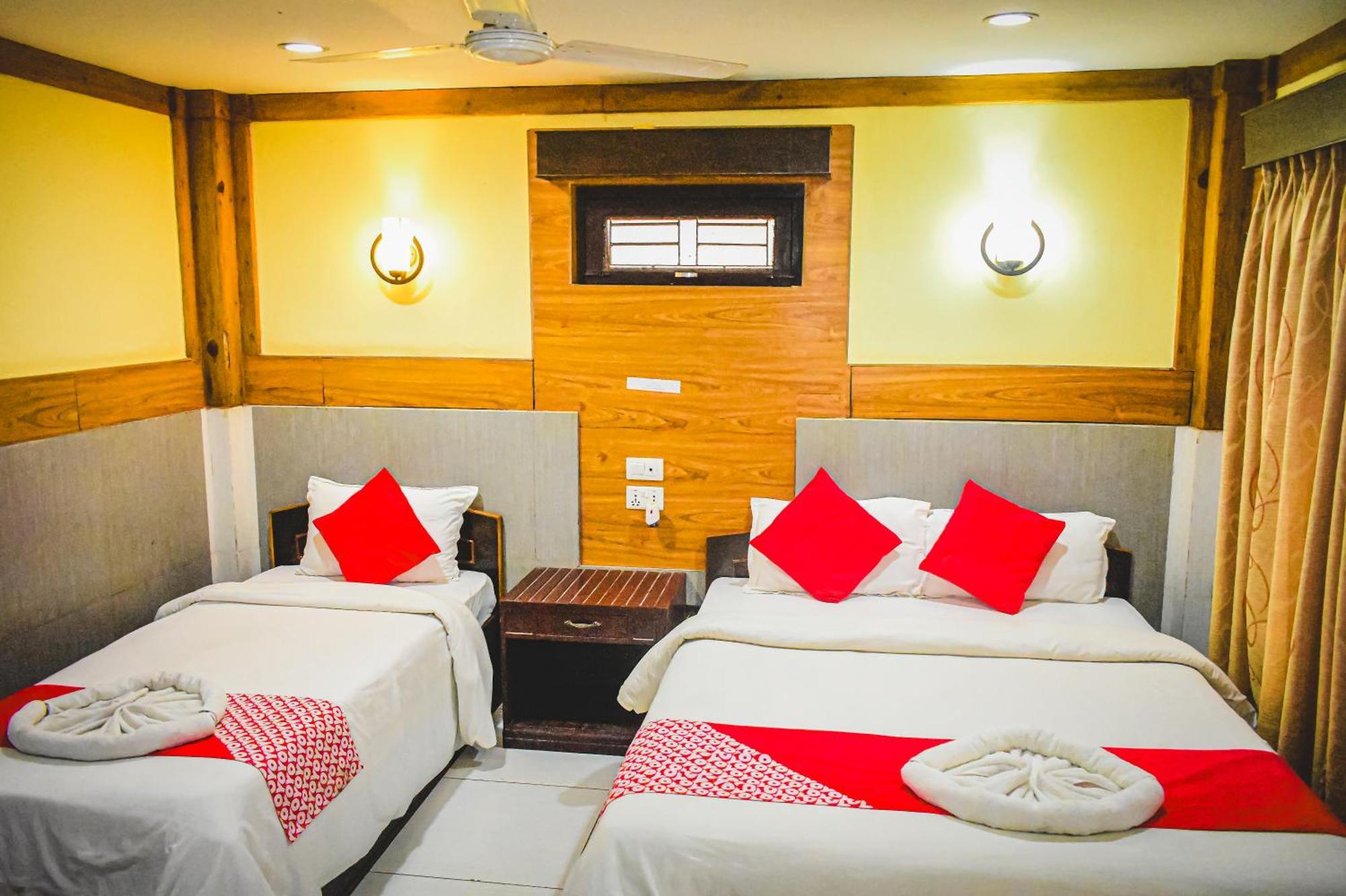 Chitwan Riverside Resort Sauraha Esterno foto