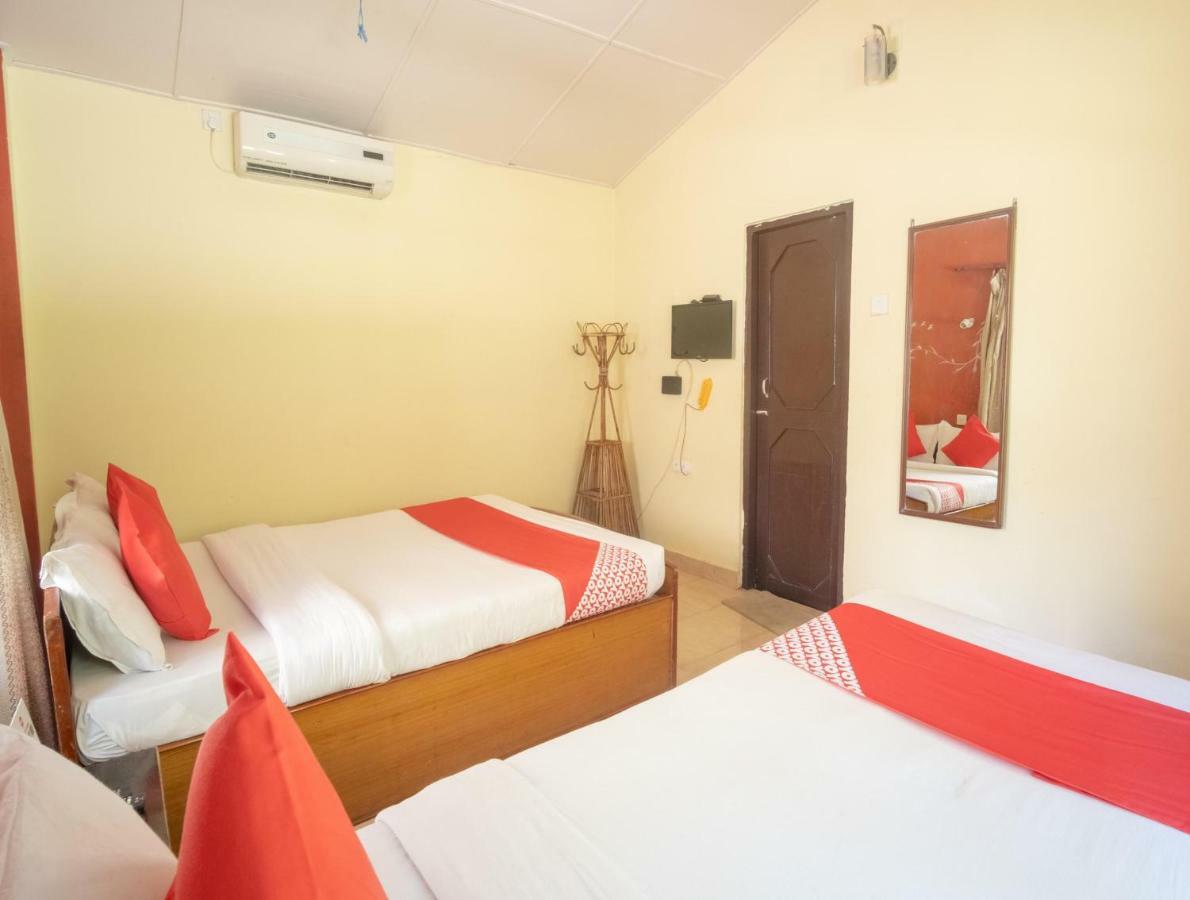Chitwan Riverside Resort Sauraha Esterno foto